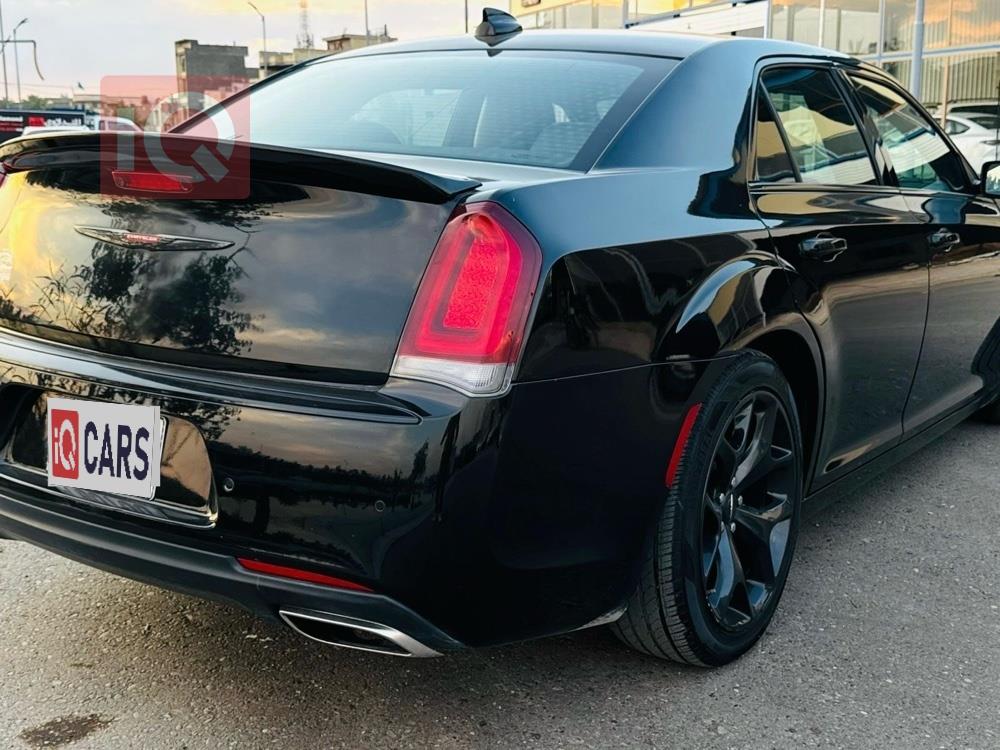 كرايسلر 300